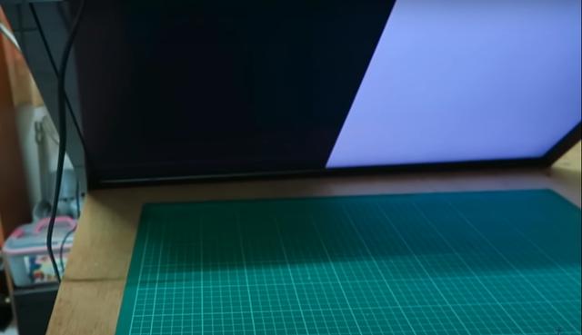 电脑显示器花屏横条纹闪烁能修吗(电脑突然花屏重影闪烁)