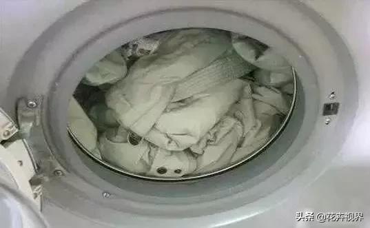洗衣机洗羽绒服的正确方法是什么(羽绒服机洗正确清洗方法)